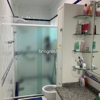 Casa com 450m², 6 quartos (sendo 1 suíte), 4 garagens, no bairro Ponta de Baixo em São José