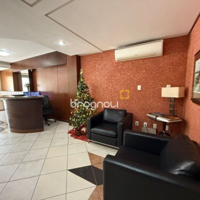 Apartamento com 76m², 2 quartos (sendo 1 suíte), 1 garagem, no bairro Centro em Florianópolis