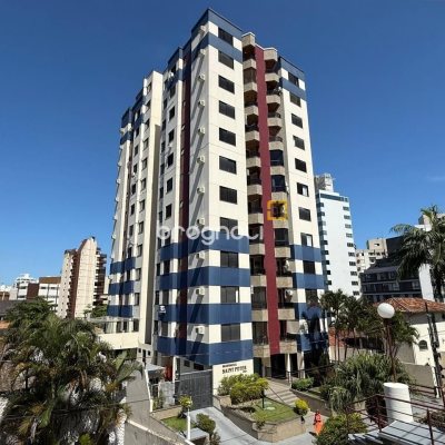 Apartamento com 76m², 2 quartos (sendo 1 suíte), 1 garagem, no bairro Centro em Florianópolis