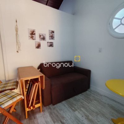 Casa com 39m², 2 quartos, 1 garagem, no bairro Cachoeira do Bom Jesus em Florianópolis