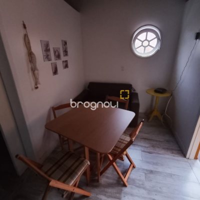 Casa com 39m², 2 quartos, 1 garagem, no bairro Cachoeira do Bom Jesus em Florianópolis