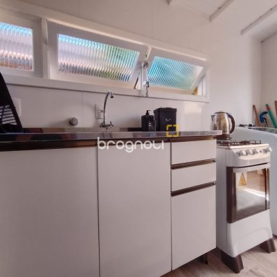 Casa com 39m², 2 quartos, 1 garagem, no bairro Cachoeira do Bom Jesus em Florianópolis