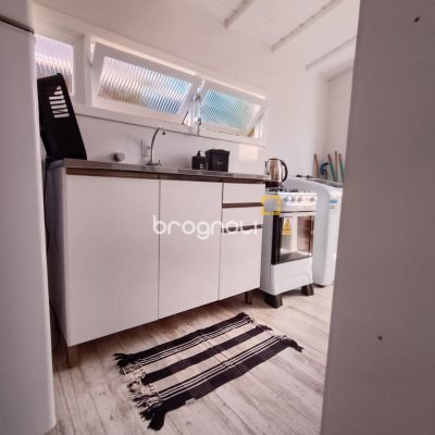 Casa com 39m², 2 quartos, 1 garagem, no bairro Cachoeira do Bom Jesus em Florianópolis