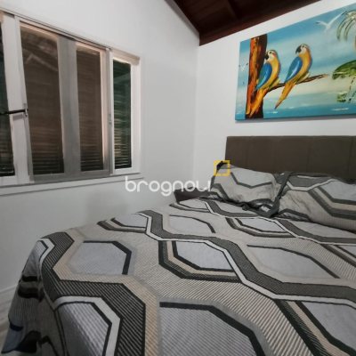 Casa com 39m², 2 quartos, 1 garagem, no bairro Cachoeira do Bom Jesus em Florianópolis