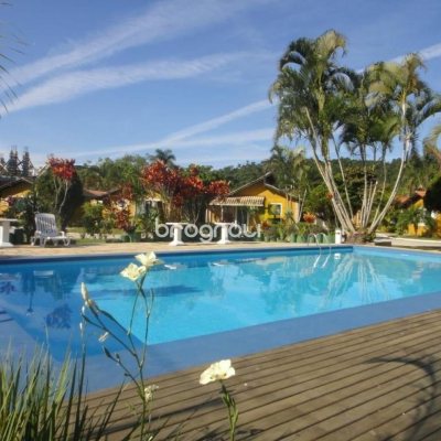 Casa com 39m², 2 quartos, 1 garagem, no bairro Cachoeira do Bom Jesus em Florianópolis