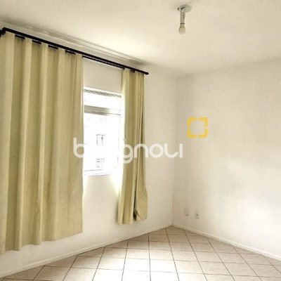 Apartamento com 53m², 2 quartos, 1 garagem, no bairro Areias em São José