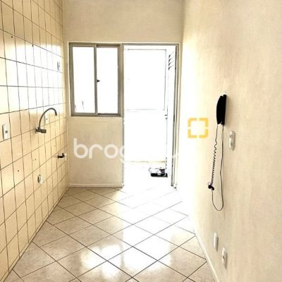 Apartamento com 53m², 2 quartos, 1 garagem, no bairro Areias em São José
