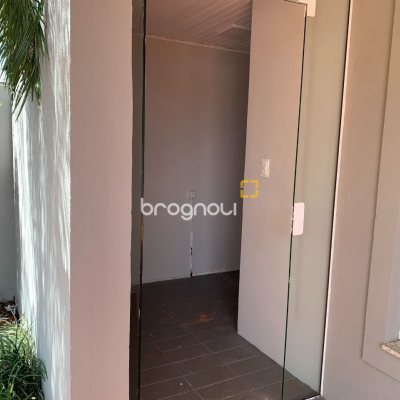 Casa com 200m², 4 quartos (sendo 1 suíte), 4 garagens, no bairro Santa Mônica em Florianópolis