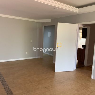 Casa com 200m², 4 quartos (sendo 1 suíte), 4 garagens, no bairro Santa Mônica em Florianópolis