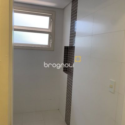 Casa com 200m², 4 quartos (sendo 1 suíte), 4 garagens, no bairro Santa Mônica em Florianópolis
