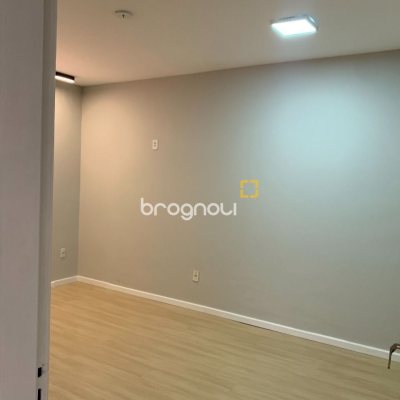 Casa com 200m², 4 quartos (sendo 1 suíte), 4 garagens, no bairro Santa Mônica em Florianópolis