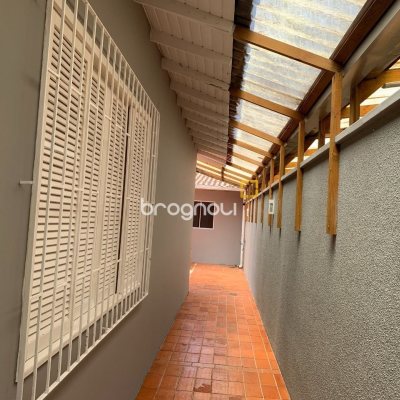 Casa com 200m², 4 quartos (sendo 1 suíte), 4 garagens, no bairro Santa Mônica em Florianópolis
