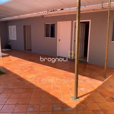 Casa com 200m², 4 quartos (sendo 1 suíte), 4 garagens, no bairro Santa Mônica em Florianópolis