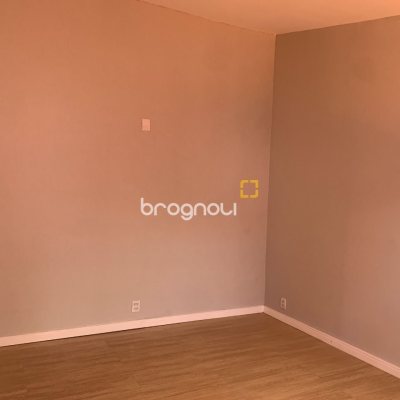 Casa com 200m², 4 quartos (sendo 1 suíte), 4 garagens, no bairro Santa Mônica em Florianópolis