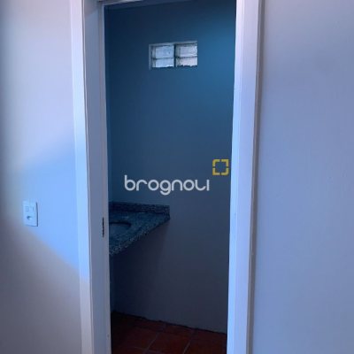Casa com 200m², 4 quartos (sendo 1 suíte), 4 garagens, no bairro Santa Mônica em Florianópolis