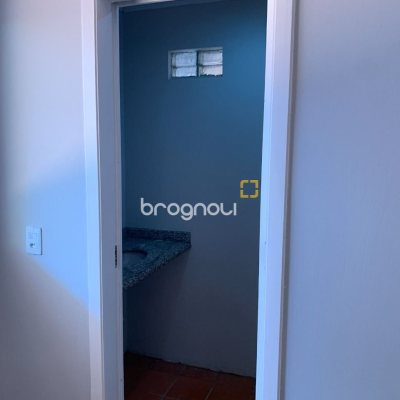 Casa com 200m², 4 quartos (sendo 1 suíte), 4 garagens, no bairro Santa Mônica em Florianópolis