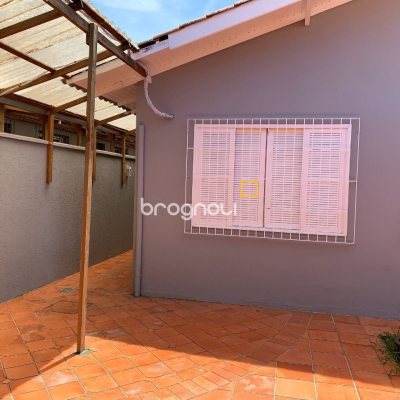 Casa com 200m², 4 quartos (sendo 1 suíte), 4 garagens, no bairro Santa Mônica em Florianópolis