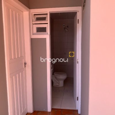 Casa com 200m², 4 quartos (sendo 1 suíte), 4 garagens, no bairro Santa Mônica em Florianópolis