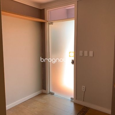 Casa com 200m², 4 quartos (sendo 1 suíte), 4 garagens, no bairro Santa Mônica em Florianópolis