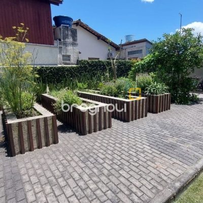 Apartamento com 93m², 3 quartos (sendo 1 suíte), 2 garagens, no bairro Campeche em Florianópolis