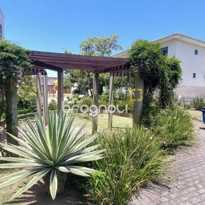 Apartamento com 93m², 3 quartos (sendo 1 suíte), 2 garagens, no bairro Campeche em Florianópolis