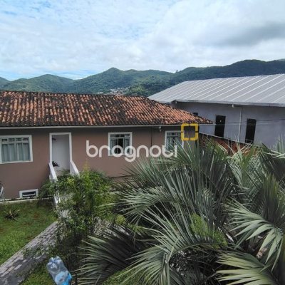 Casa com 176m², 3 quartos, 1 garagem, no bairro Monte Verde em Florianópolis