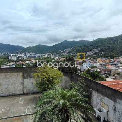 Casa com 176m², 3 quartos, 1 garagem, no bairro Monte Verde em Florianópolis