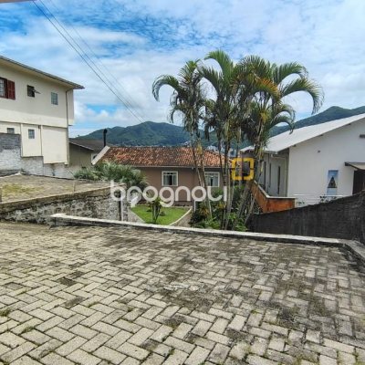 Casa com 176m², 3 quartos, 1 garagem, no bairro Monte Verde em Florianópolis