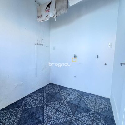Casa com 107m², 3 quartos (sendo 1 suíte), 1 garagem, no bairro Serraria em São José