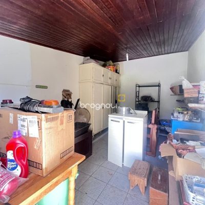 Casa com 107m², 3 quartos (sendo 1 suíte), 1 garagem, no bairro Serraria em São José