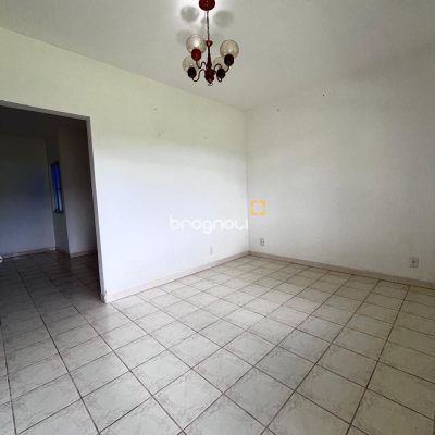 Casa com 107m², 3 quartos (sendo 1 suíte), 1 garagem, no bairro Serraria em São José
