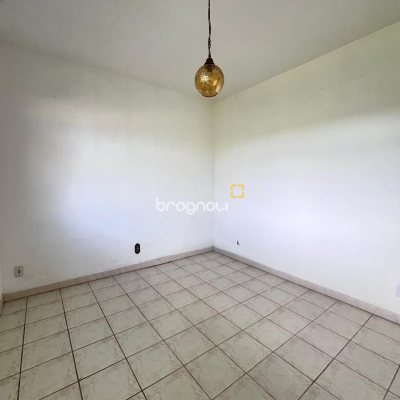 Casa com 107m², 3 quartos (sendo 1 suíte), 1 garagem, no bairro Serraria em São José