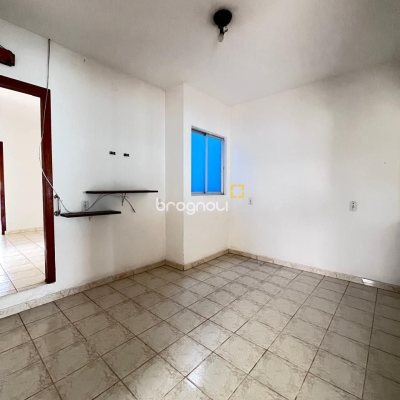 Casa com 107m², 3 quartos (sendo 1 suíte), 1 garagem, no bairro Serraria em São José