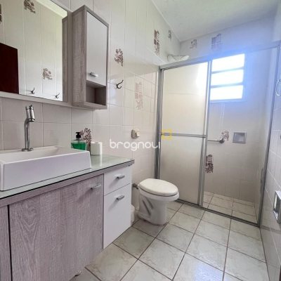 Casa com 107m², 3 quartos (sendo 1 suíte), 1 garagem, no bairro Serraria em São José