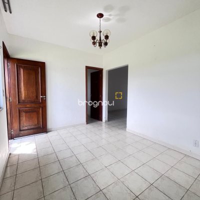Casa com 107m², 3 quartos (sendo 1 suíte), 1 garagem, no bairro Serraria em São José