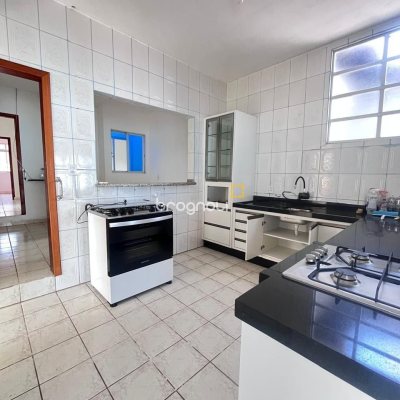 Casa com 107m², 3 quartos (sendo 1 suíte), 1 garagem, no bairro Serraria em São José