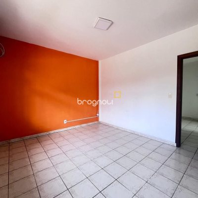 Casa com 107m², 3 quartos (sendo 1 suíte), 1 garagem, no bairro Serraria em São José
