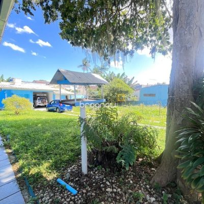 Casa com 107m², 3 quartos (sendo 1 suíte), 1 garagem, no bairro Serraria em São José