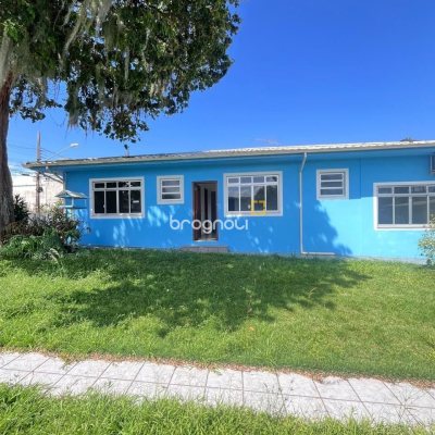 Casa com 107m², 3 quartos (sendo 1 suíte), 1 garagem, no bairro Serraria em São José