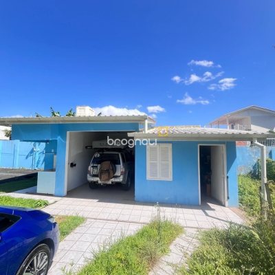 Casa com 107m², 3 quartos (sendo 1 suíte), 1 garagem, no bairro Serraria em São José