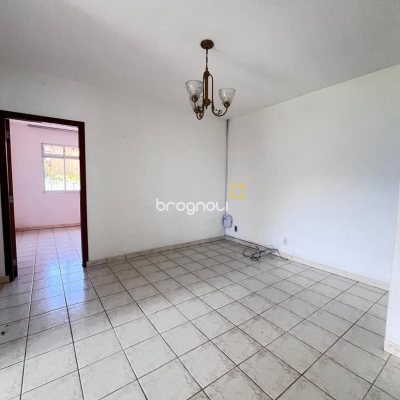 Casa com 107m², 3 quartos (sendo 1 suíte), 1 garagem, no bairro Serraria em São José