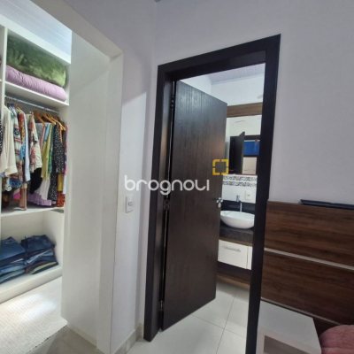 Casa com 90m², 3 quartos (sendo 1 suíte), 2 garagens, no bairro Rio Vermelho em Florianópolis