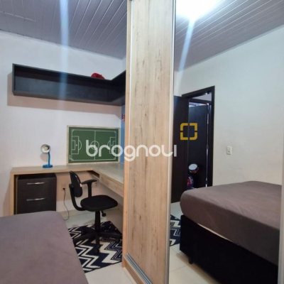 Casa com 90m², 3 quartos (sendo 1 suíte), 2 garagens, no bairro Rio Vermelho em Florianópolis
