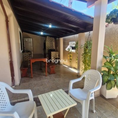 Casa com 90m², 3 quartos (sendo 1 suíte), 2 garagens, no bairro Rio Vermelho em Florianópolis