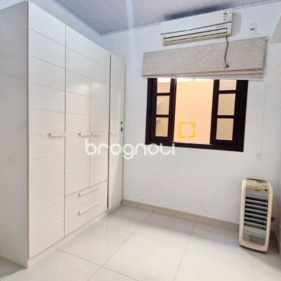 Casa com 90m², 3 quartos (sendo 1 suíte), 2 garagens, no bairro Rio Vermelho em Florianópolis