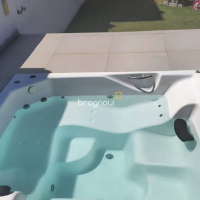 Casa com 270m², 4 quartos (sendo 4 suítes), 2 garagens, no bairro Rio Vermelho em Florianópolis