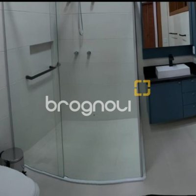 Casa com 270m², 4 quartos (sendo 4 suítes), 2 garagens, no bairro Rio Vermelho em Florianópolis