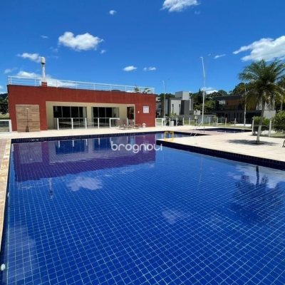 Casa com 270m², 4 quartos (sendo 4 suítes), 2 garagens, no bairro Rio Vermelho em Florianópolis