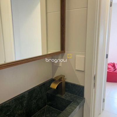 Apartamento com 56m², 2 quartos (sendo 1 suíte), 1 garagem, no bairro Pedra Branca em Palhoça