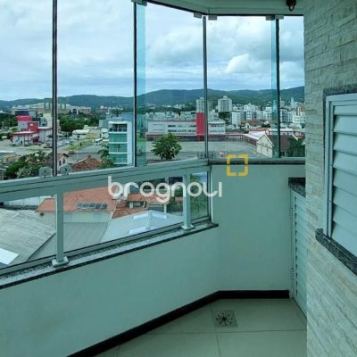 Cobertura com 112m², 3 quartos (sendo 1 suíte), 2 garagens, no bairro Trindade em Florianópolis